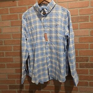 Vineyard Vines Blue and White Plaid Casual Shirt Large.         Bin 34